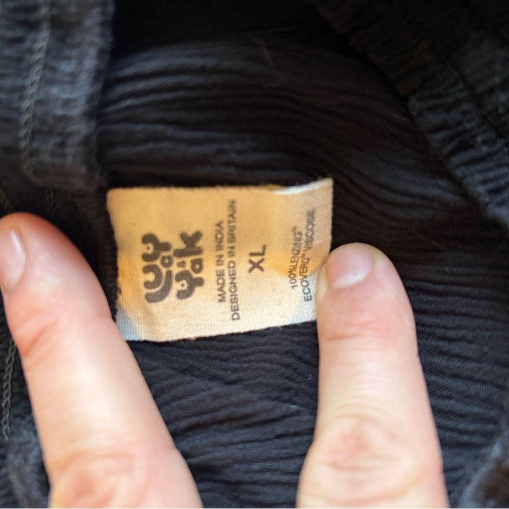 Lucy & Yak XL black stretch skirt - Picture 4 of 4